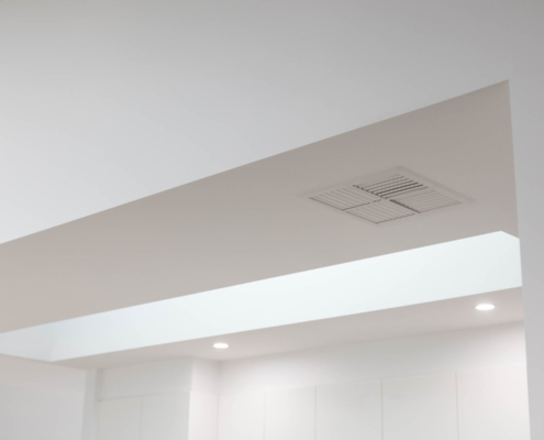 Square Set Bulk Head with Skylight